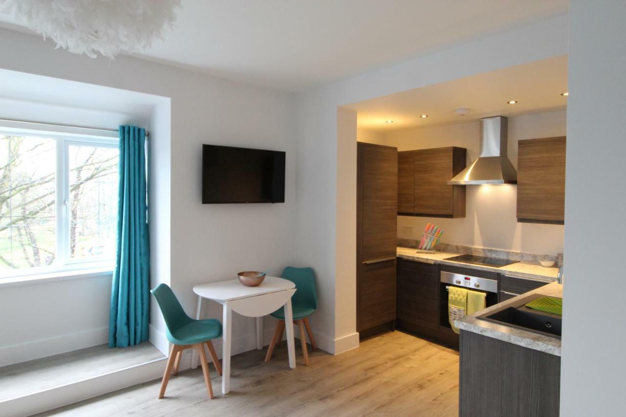 2 Serviced Apartments In Childwall-South Liverpool - Each Apartment Sleeps 6 Zewnętrze zdjęcie