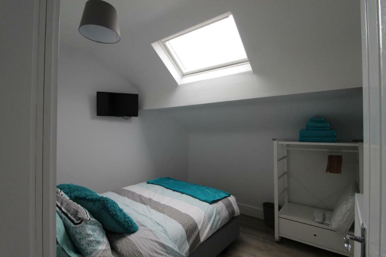 2 Serviced Apartments In Childwall-South Liverpool - Each Apartment Sleeps 6 Zewnętrze zdjęcie