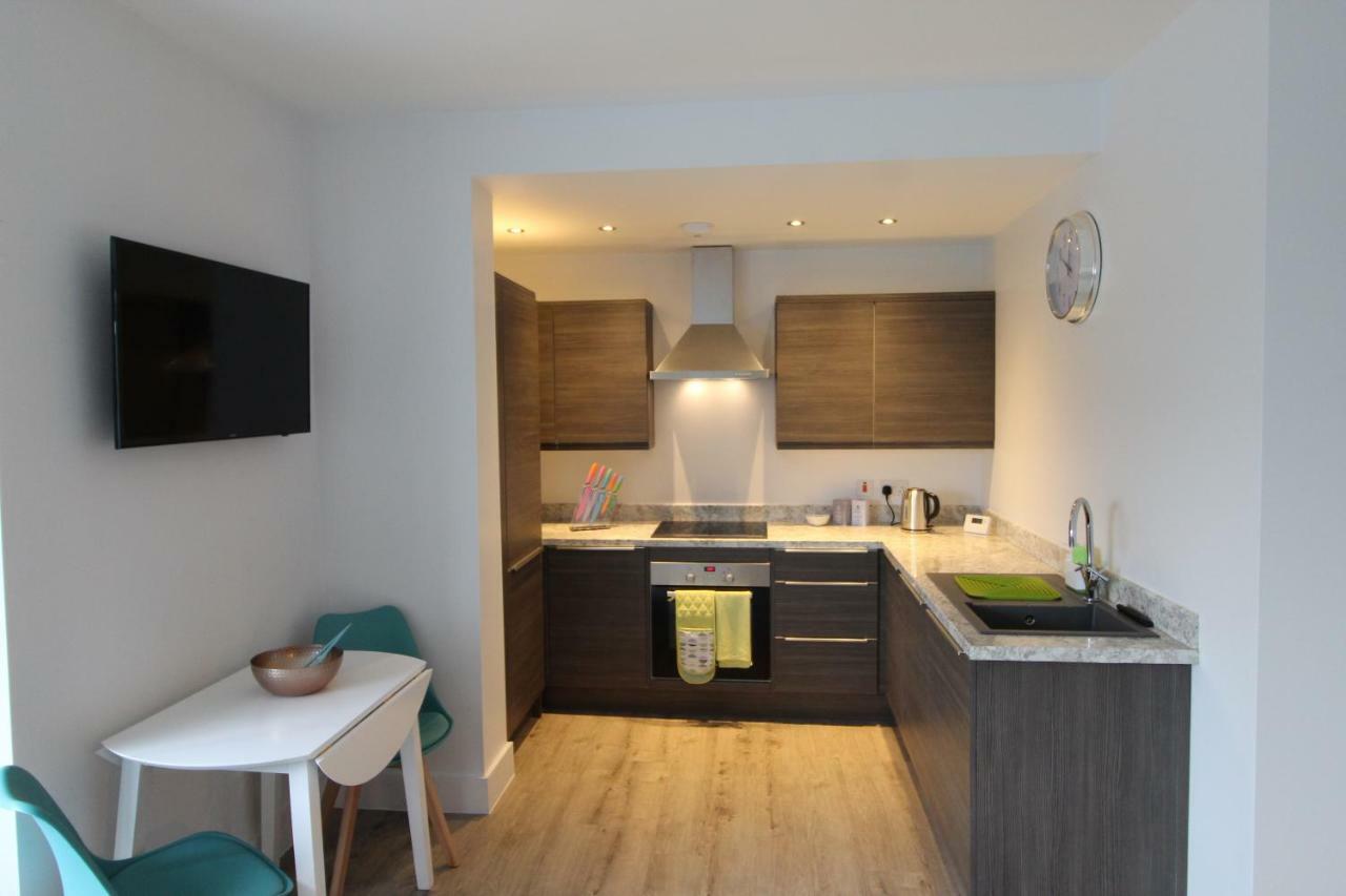 2 Serviced Apartments In Childwall-South Liverpool - Each Apartment Sleeps 6 Zewnętrze zdjęcie