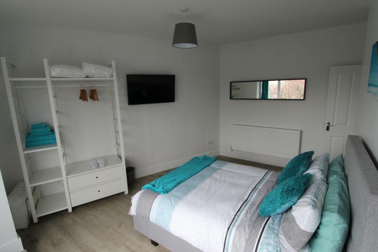 2 Serviced Apartments In Childwall-South Liverpool - Each Apartment Sleeps 6 Zewnętrze zdjęcie