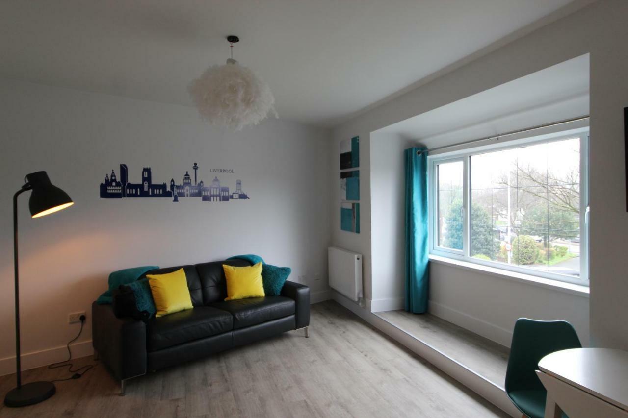 2 Serviced Apartments In Childwall-South Liverpool - Each Apartment Sleeps 6 Zewnętrze zdjęcie