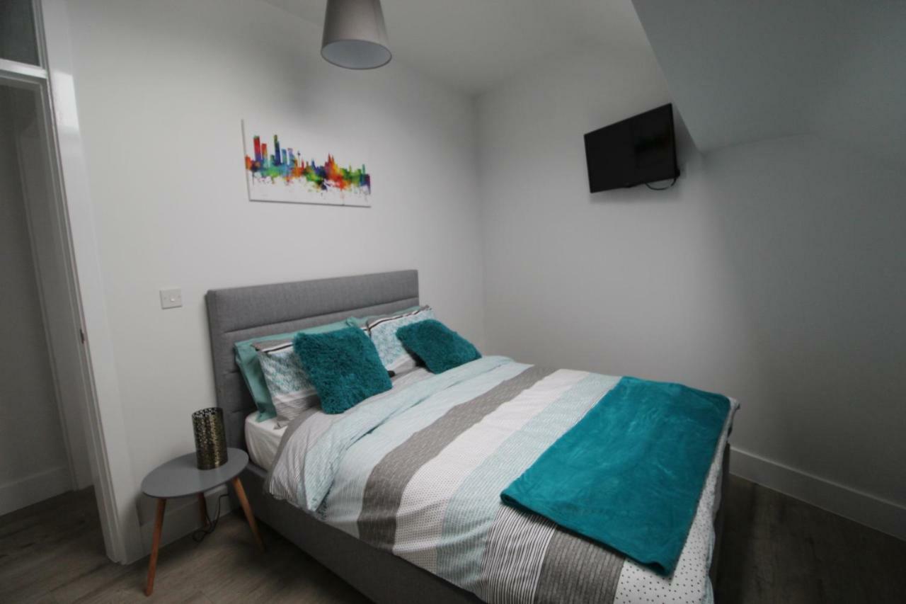2 Serviced Apartments In Childwall-South Liverpool - Each Apartment Sleeps 6 Zewnętrze zdjęcie