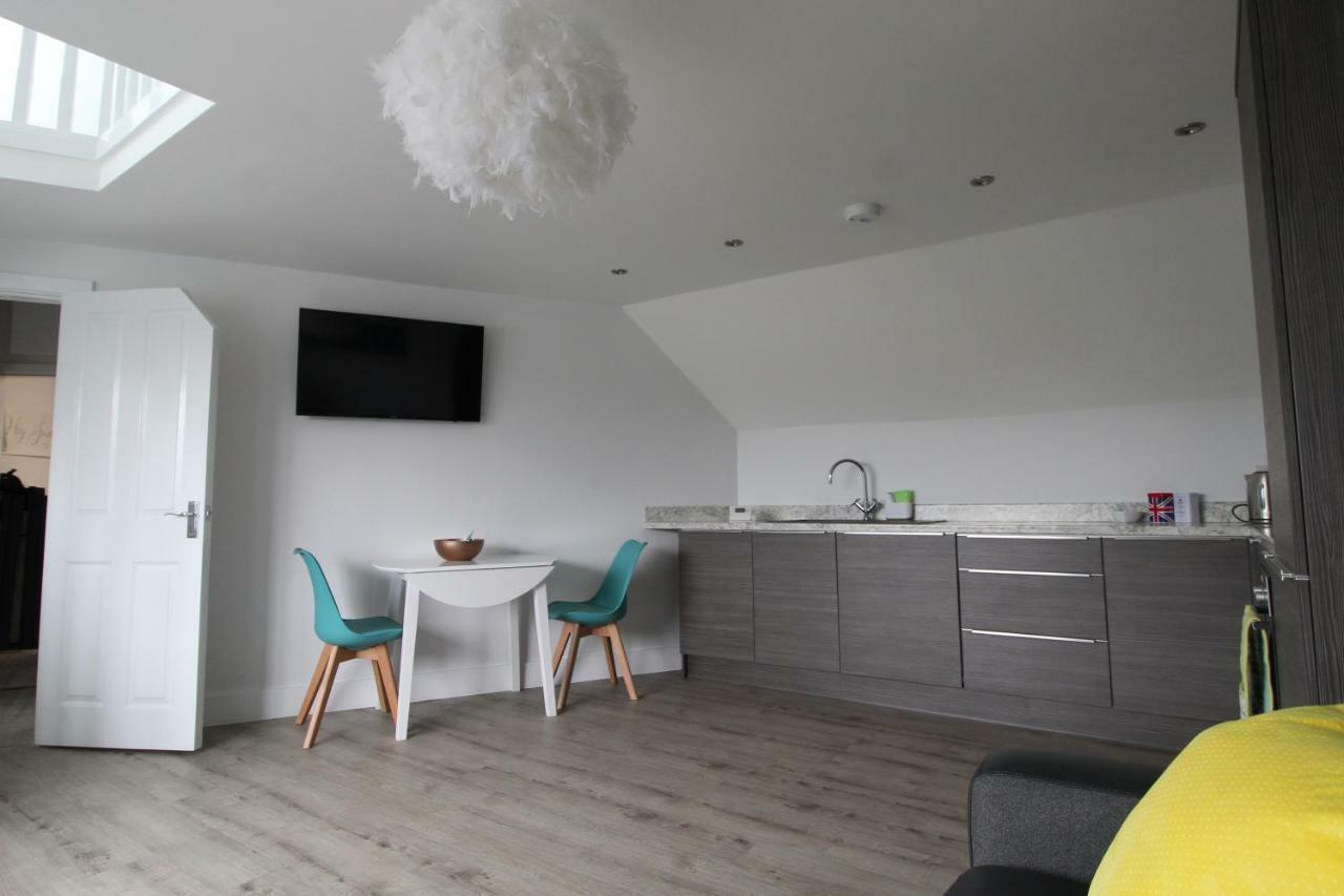 2 Serviced Apartments In Childwall-South Liverpool - Each Apartment Sleeps 6 Zewnętrze zdjęcie