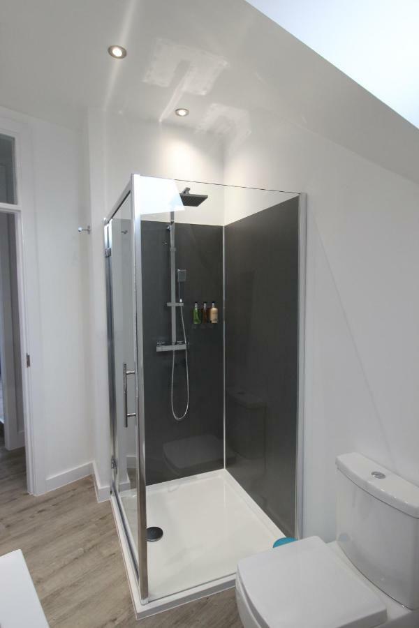 2 Serviced Apartments In Childwall-South Liverpool - Each Apartment Sleeps 6 Zewnętrze zdjęcie