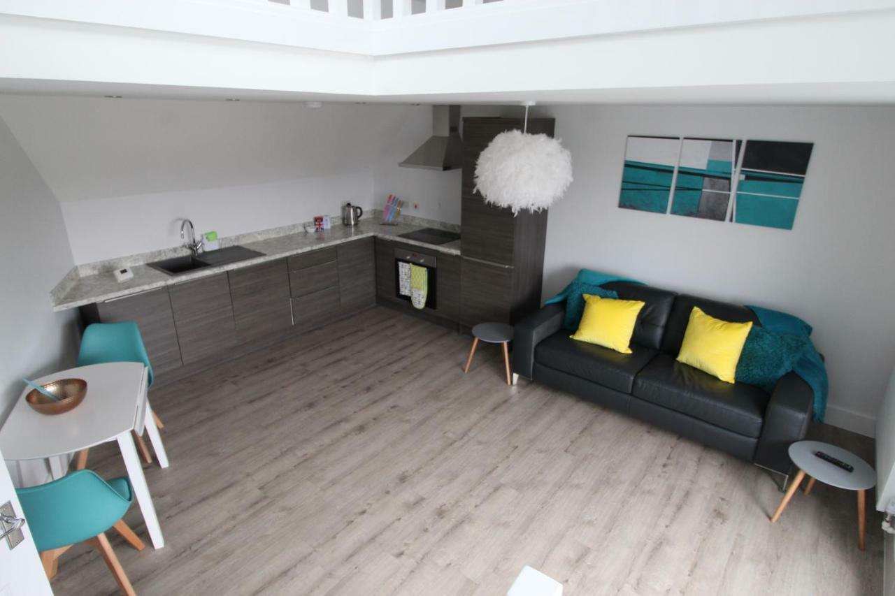 2 Serviced Apartments In Childwall-South Liverpool - Each Apartment Sleeps 6 Zewnętrze zdjęcie