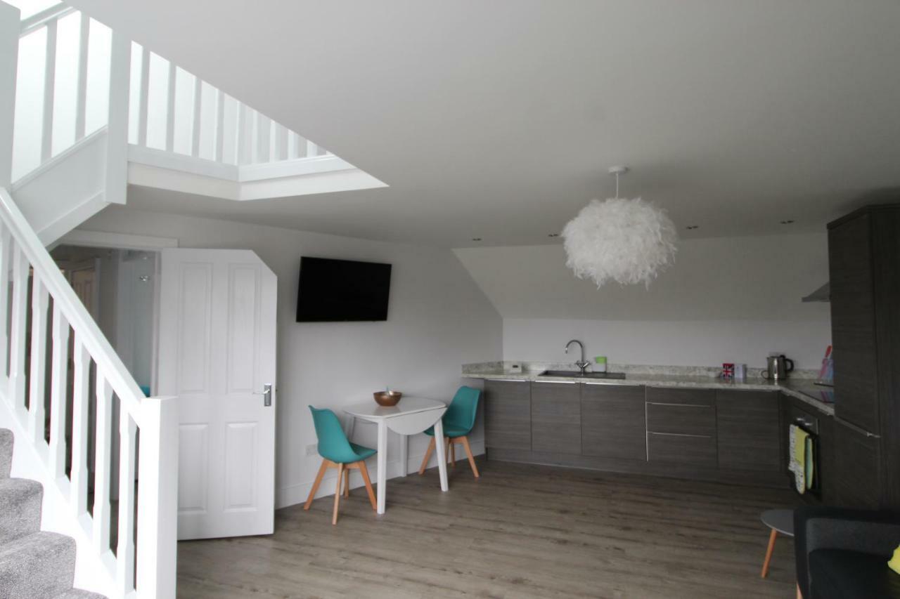 2 Serviced Apartments In Childwall-South Liverpool - Each Apartment Sleeps 6 Zewnętrze zdjęcie