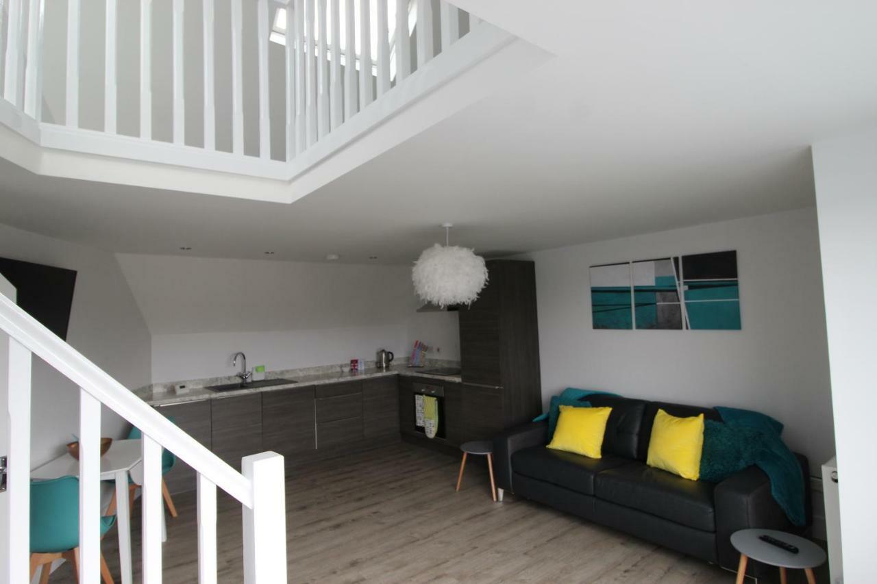 2 Serviced Apartments In Childwall-South Liverpool - Each Apartment Sleeps 6 Zewnętrze zdjęcie